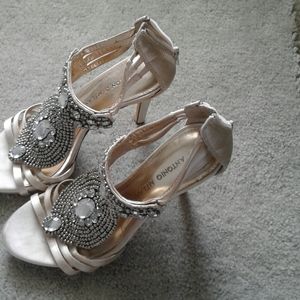 Antonia Melani shoes